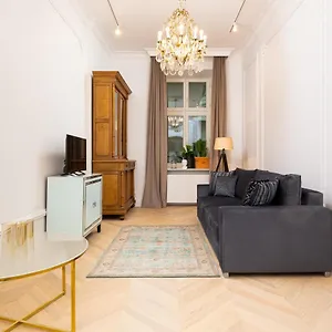 Lux Kamienica Noakowskiego 16 By Renters Warszawa