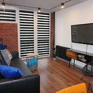 Metro Rondo Onz Apartment